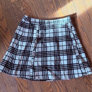 LOFT White and Black Lined Skirt